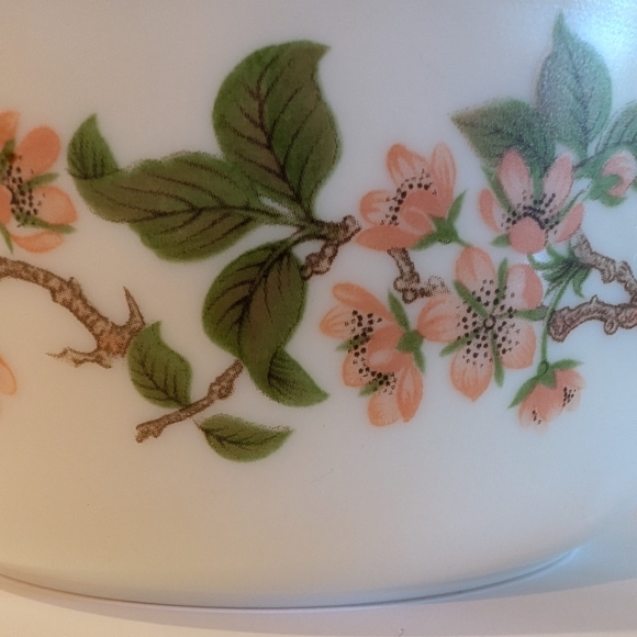 Pyrex Cherry Blossom Vintage Round Casserole Dish White Lisa Pattern No Lid 70’s - Picture 2 of 7